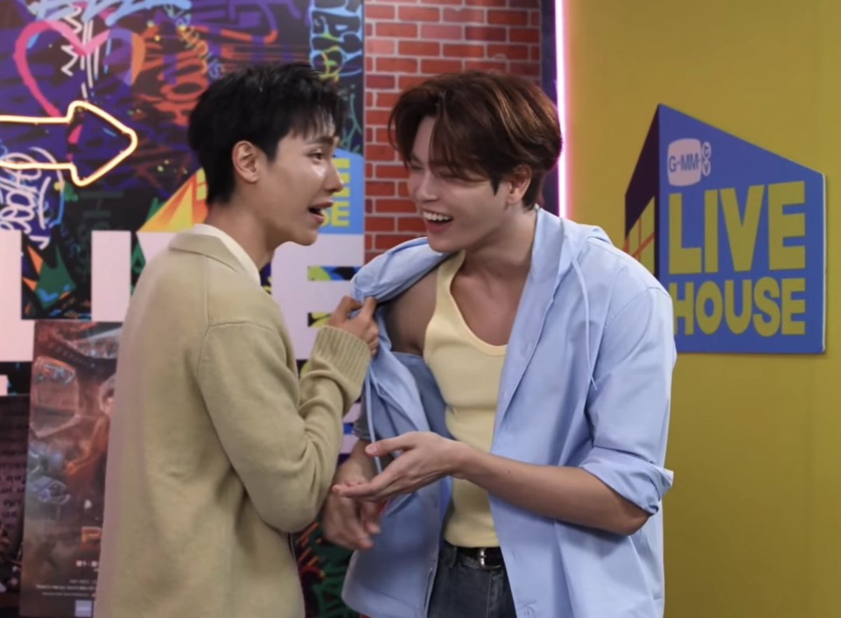 cchnmuu's tweet photo. ถามว่าแด๊ดกับโม่เหมือนกันขนาดไหน ลองถามด๊าดู https://t.co/Mi9EbOTJnR