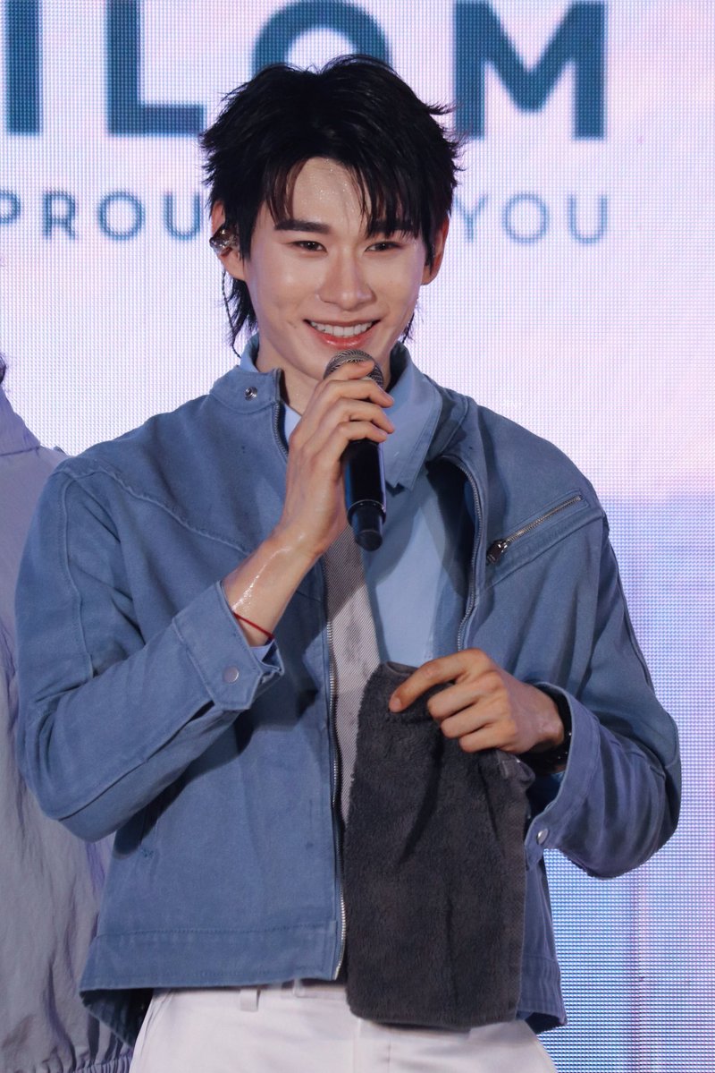 JJenita3's tweet photo. ☺️ ยิ้มๆหวานครับมัมหมี

Kalm Clinic Grand Opening x ATLAS
#KalmClinicxATLAS 

#JuniorATLAS #JuniorNapat 
#ATLAS_TH #ATLASth https://t.co/lhI4kYc2Se