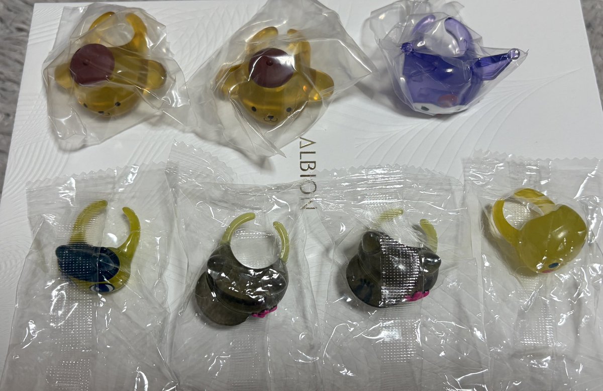geneax2_0804's tweet photo. 【交換】サンリオ ファッションリング オーロラコレクション　たまごっちぷくっとクリアリング

譲➡️写真1枚目

求➡️写真2.3枚目⭕️

郵送にて交換を希望です📮
気軽にお声かけください😌

#サンリオガチャ　#たまごっちガチャ　#ガチャ交換 https://t.co/z2EiAW5Y4j