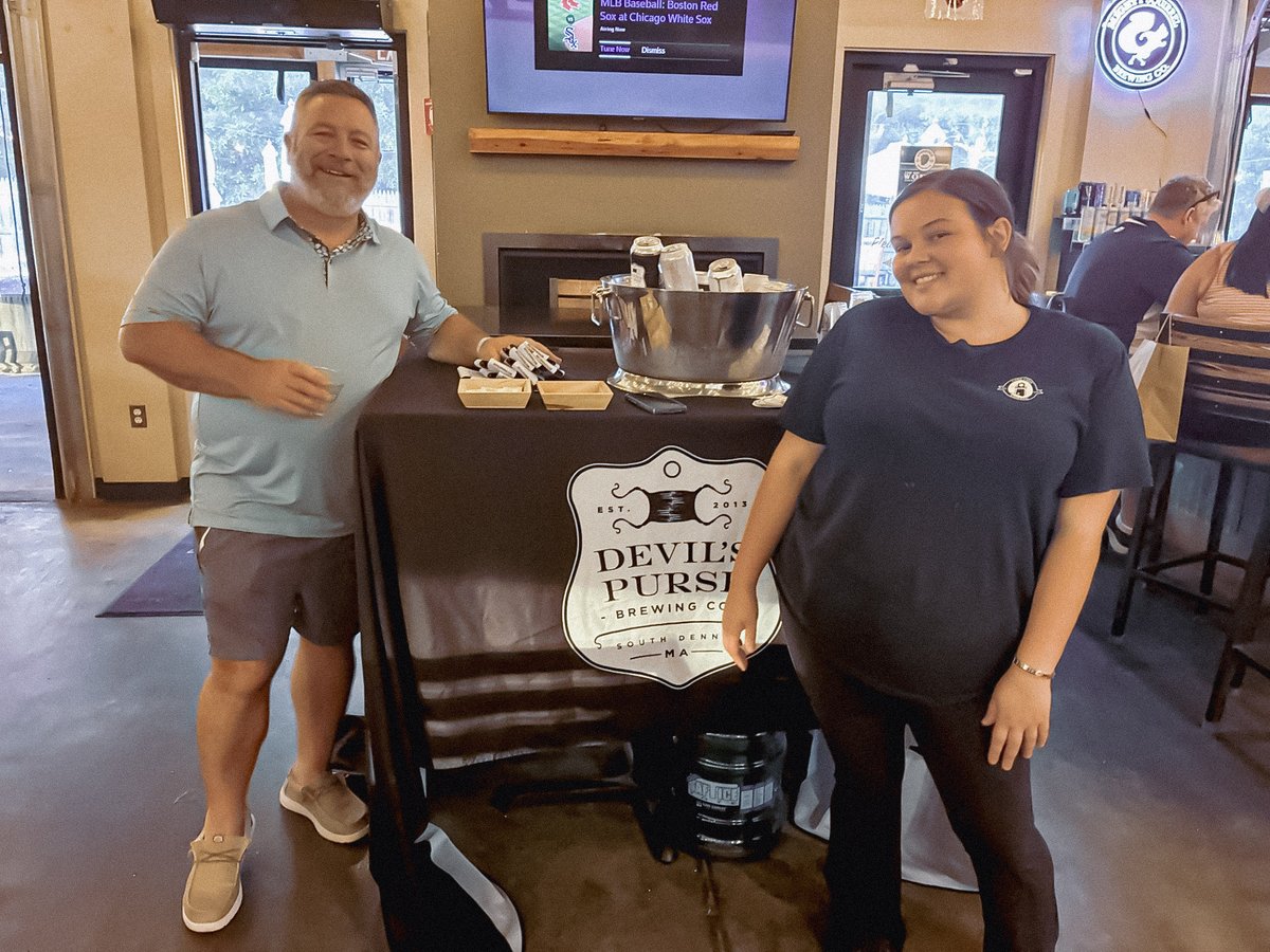 CapeCodRoasters's tweet photo. A big thank you to the @DevilsPurseBeer team for joining Cape Cod Coffee last night for a special Mug Club tasting! 🍻 #CapeCodCoffee #DevilsPurseBrewing #MugClub #CapeCodBeer #CraftBeer https://t.co/WeAKGS4aLU
