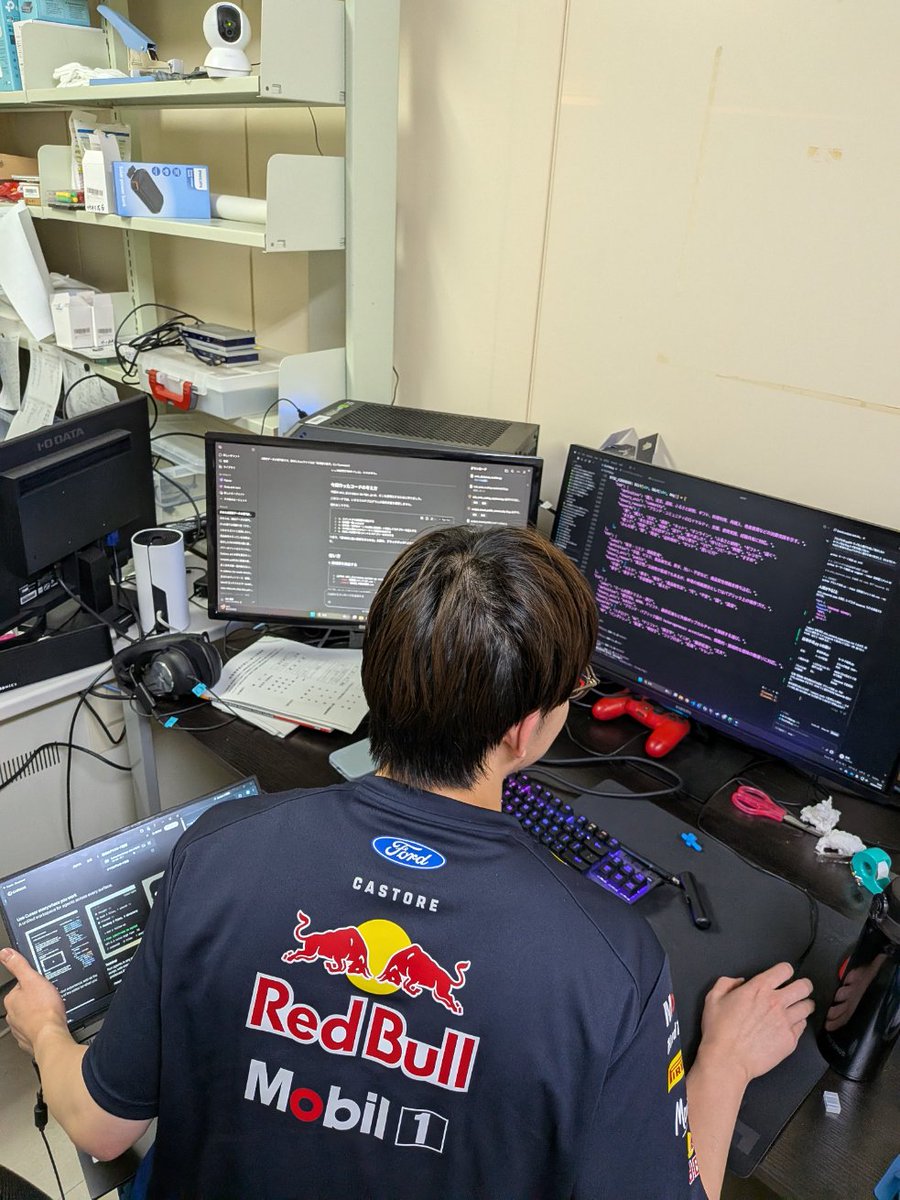 AbeLab_FUT's tweet photo. 院生の教材費で契約できたので、CursorをノートPCにインストールしながらGithub copilot EduとMS 365 Copilotを使い分けている図

あまりにも現代で、とてもよい
しかも、たまたま今日Grok4.5のリリースきたし、まだギリギリFableもサブスクで使えるし、間に合ってラッキー

#fut
#阿部研究室
#cursor https://t.co/QRKTFvjPxD