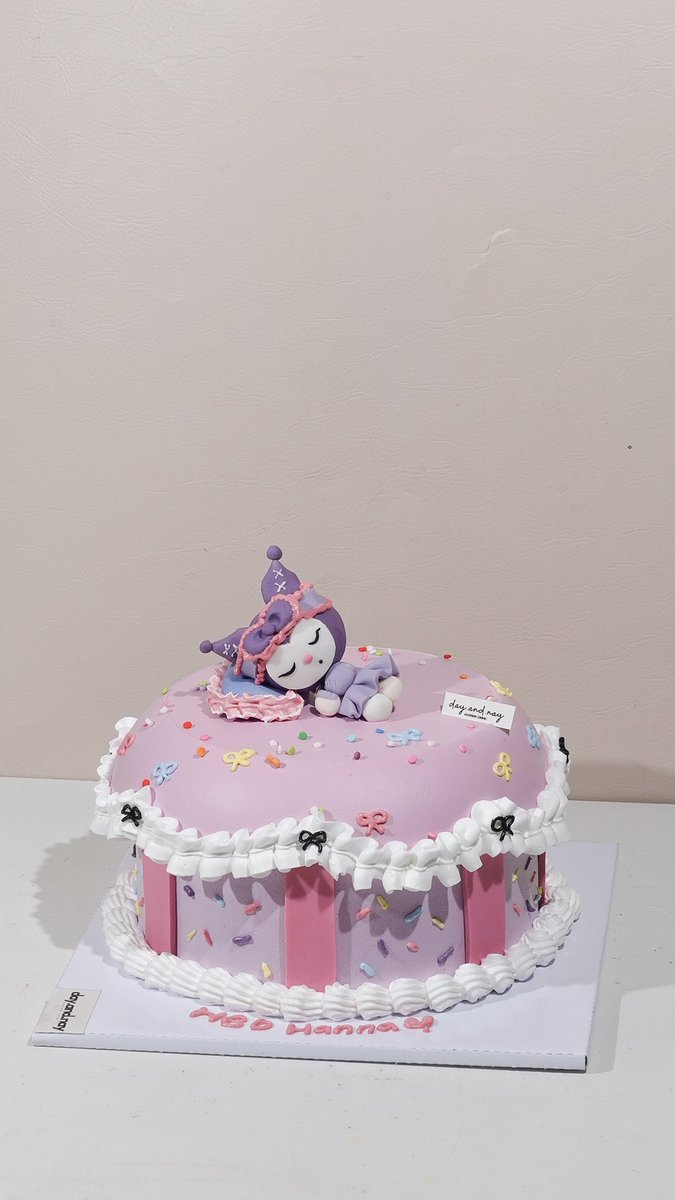 everynay6's tweet photo. Buat yg baru follow akuu kenalin aku nay/fifi, aku tukang kue di daerah bandung (bojongsoang), postinganku sehari harinya tentang kue / makanan, kpop, sm kejelekan rezim :"") moga kalian gk bosen2 ya liat postinganku 😁☝️ https://t.co/Fv9PV6Xj8s
