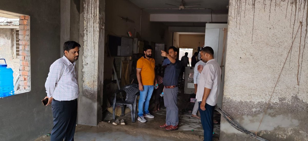 PVVNLNOIDA's tweet photo. Supply of sector-84 Noida substation is interrupted due to heavy rain in Noida. supply will be resumed soon.@UPPCLLKO
@UppclChairman
@ChairmanUppcl
@mduppcl
@MdPvvnl
@1912PVVNL
@aksharmabharat 
@DirTechPvvnl
#GoodGovernance
#VikasExpress
@neaindia
@dmgbnagar
@iianoida https://t.co/AOcaTLca5W