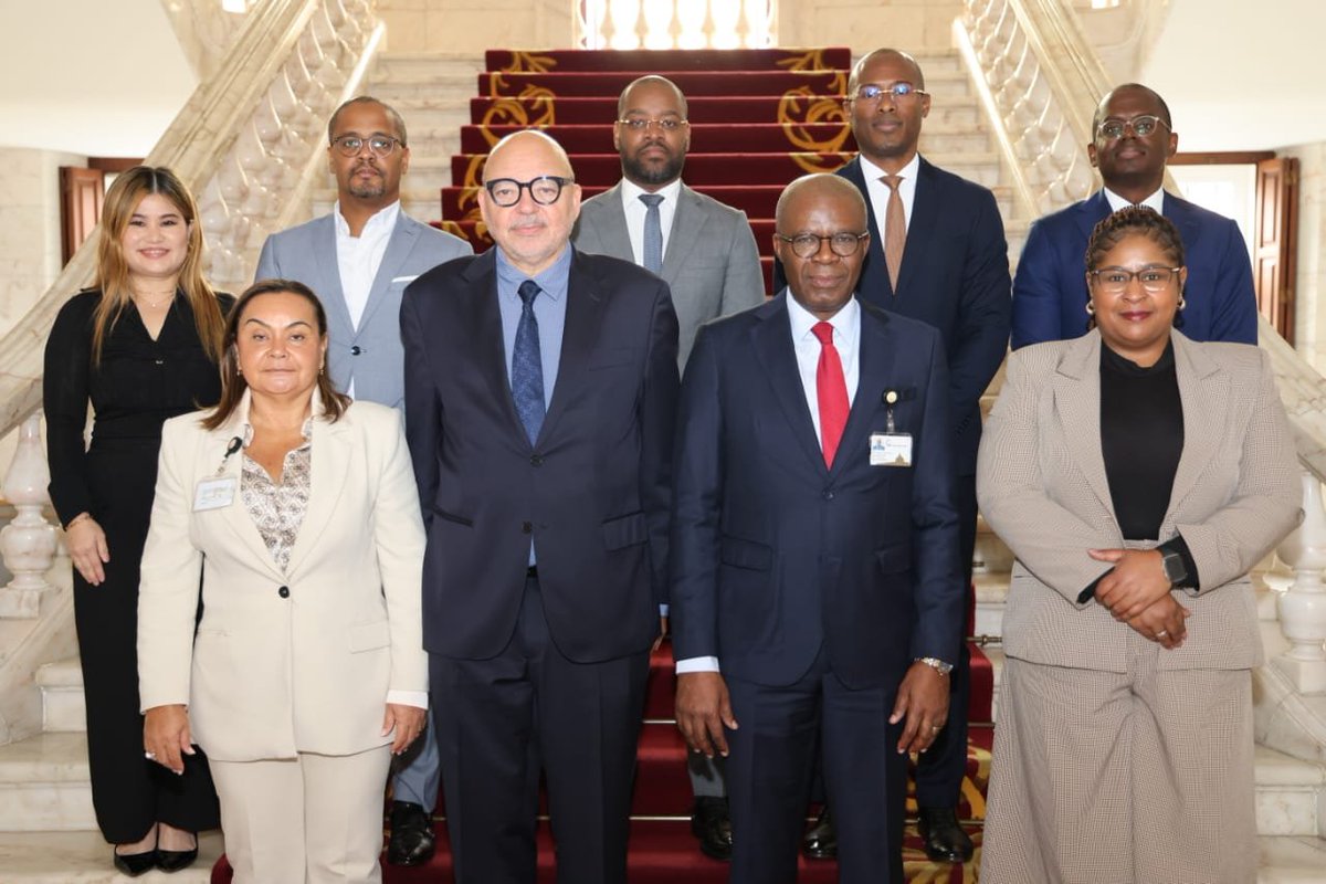 AngolaBanco's tweet photo. Governador recebe Director Executivo da Aliança para a Inclusão Financeira
No âmbito da realização da Reunião da Iniciativa Africana de Política de Inclusão Financeira (African Financial Inclusion Policy Initiative – AfPI). https://t.co/5hkVh7r95K