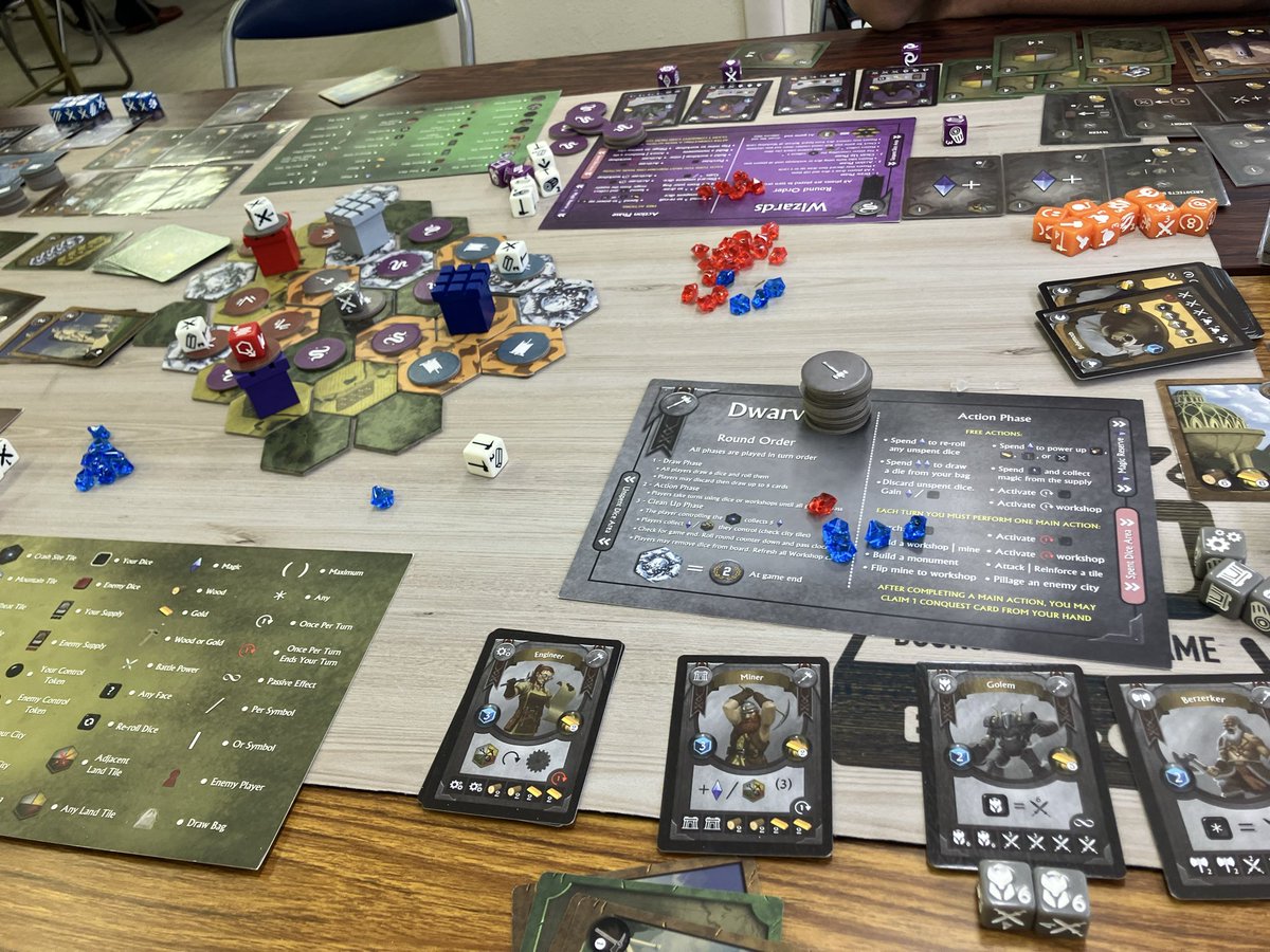 vctcv's tweet photo. 7/4トーカイ重ゲ会さんで遊んだゲーム
スヌーピー：タレント・ショー！
ローリング・エンパイア（Rolling Empires）
トリスメギストス(Trismegistus)
Helios Expanse
キュウリ・カタストロフィ
(Cucumber Catastrophe) https://t.co/MpgTBGNadr