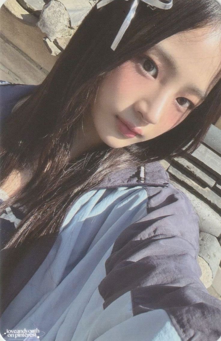 kurramie's tweet photo. 🧺💭
⟡꒰ིྀ want to buy | wtb lfs ꒱ིྀ⟡

aab pc minji newjeans sg24 jaket biru (ribbon 🎀)

preferably yang good condi + bisa langsung co ajah ᝰ.ᐟ

pls bantu pulangin weel kuu…
wetebe wetebe mentok!!😭 https://t.co/3rME7Qtnmz