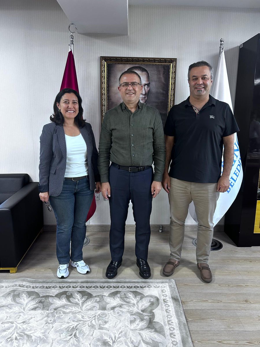 emo_kocaeli's tweet photo. EMO Kocaeli Şubesi Yönetim Kurulu Başkanı Çiğdem Gündoğan ve Başkan Yardımcısı Serkan Topal, Derince Belediye Başkanı Sertif Gökçe'yi makamında ziyaret etti.
WEB Haber Metni; https://t.co/tIVGzGv92G https://t.co/6WwdN6SFq8