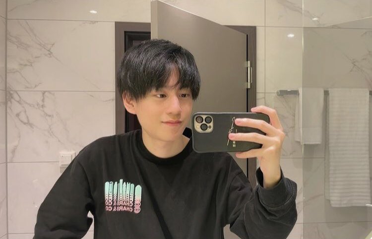 mi_ko_m3's tweet photo. 私が好きなメロねすはいっぱいあるんだけど、とりあえずこの4枚を提示します
まだまだいっぱいあります https://t.co/xx6cX9KQ5r