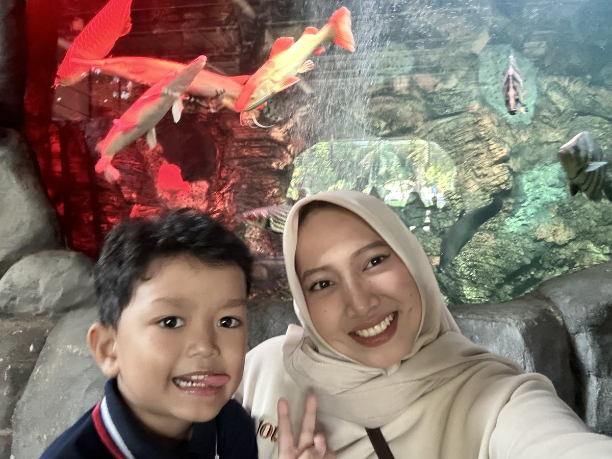 hppymeee's tweet photo. dia yg ajak foto serius https://t.co/N6eckO6CpA