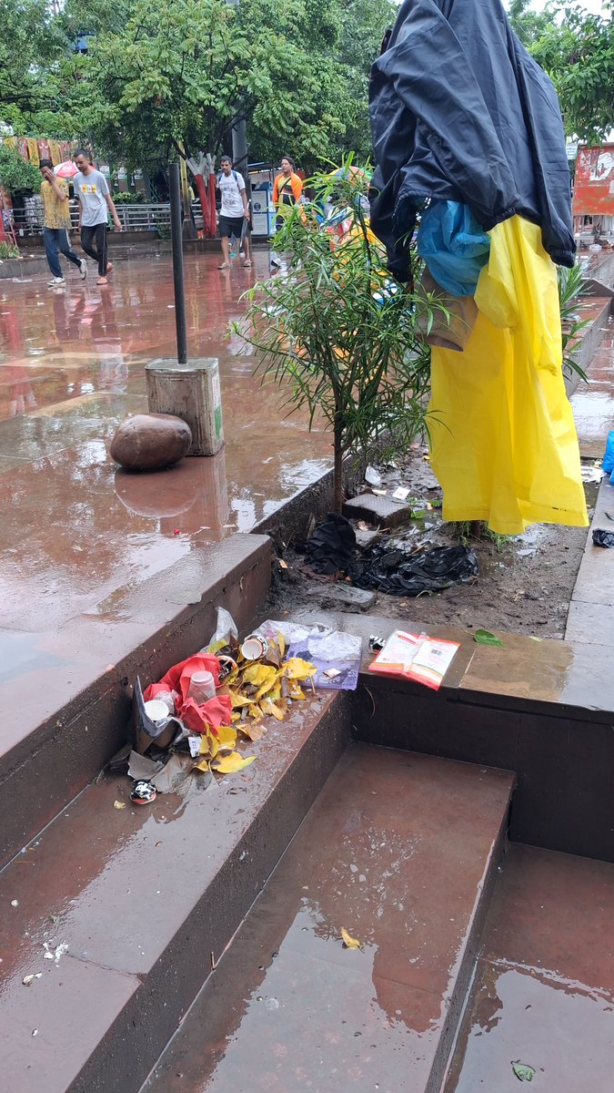 PoisonMeNow's tweet photo. Dear @myogiadityanath ji 

Visited Haridwar for piousness and a ritual but felt very shameful that this is one of the spiritual hubs of Sanatan Dharma. 

Trash everywhere.
Illegal settlements flourishing.
No proper garbage collection.
Random beggars.

Pls action.

 @myogioffice https://t.co/RsEf0XwkB5