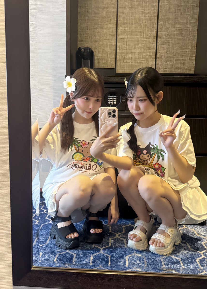 up_nyq's tweet photo. 沖縄の日焼けキティとクロミちゃん  🎀🖤⋆͛*͛
お揃いしたら可愛かったー ♡ 🌺  @_nanase7_ ♡ https://t.co/KYLGvfqDVN