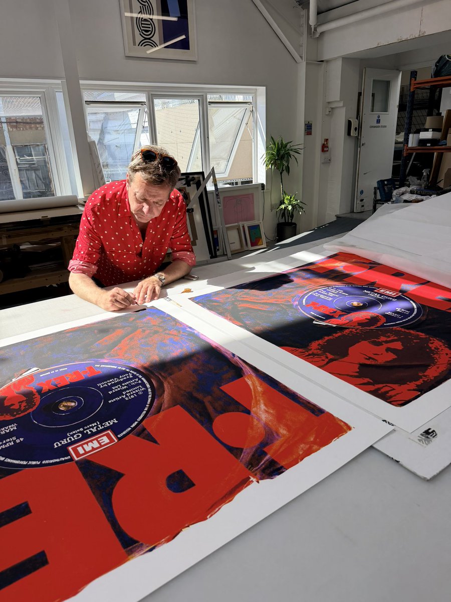 SuperSizeArt's tweet photo. At @corianderstudio this morning signing two more proofs of my upcoming ‘Metal Guru’ silkscreen edition. This new #Glam Marc1 #TRex edition is going to be delicious. I love it and I hope you will too. 

@TRextasyBand 
@MarcBolan1977  
@Johnny_Marr 
@ianbrown https://t.co/3rEp0COUlR