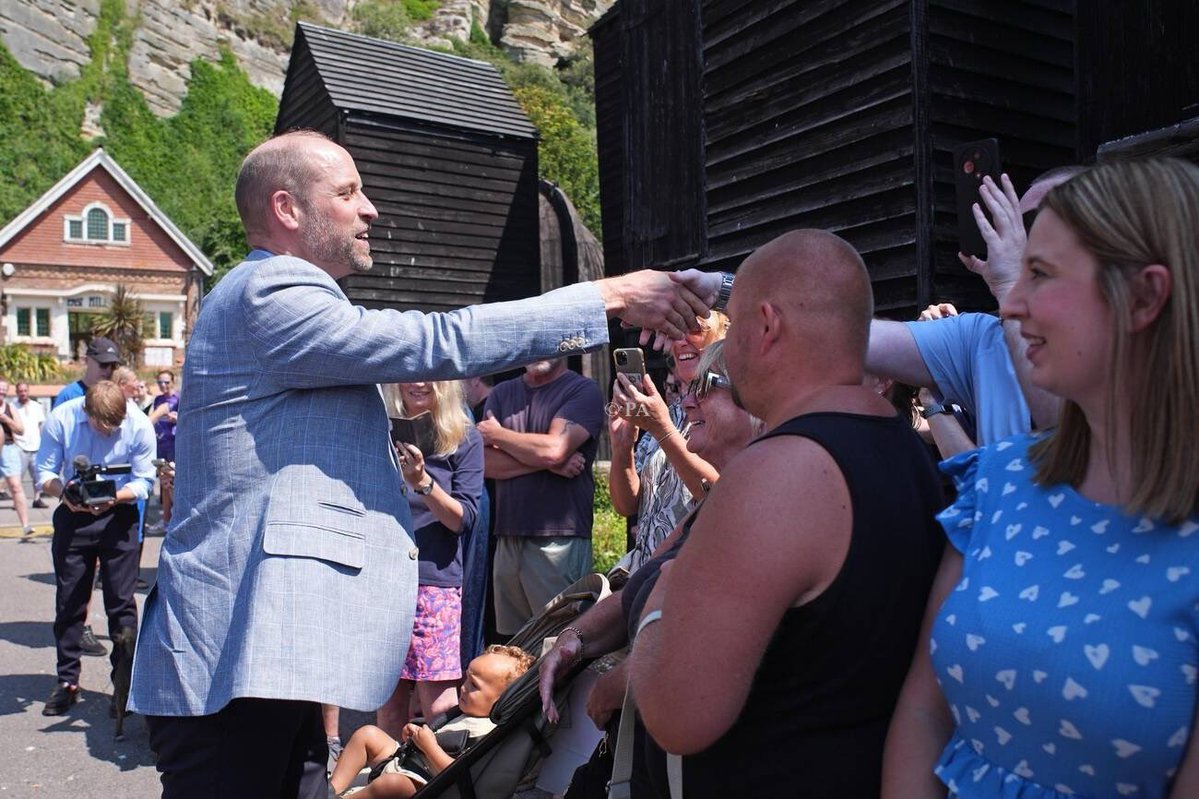 implmaterial's tweet photo. 🎣 Prince William has arrived in Hastings, via the East Hill funicular railway, for a series of engagements which will highlight the town’s fishing community as well as the vital work of local youth-led & community-driven organisations. 

To start the day’s engagements, the Prince will meet with local fishermen to hear first-hand about their experiences, the challenges facing the industry, & how fishing in Hastings has evolved over the years. HRH will also visit the town’s iconic black wooden net shops — distinctive landmarks unique to Hastings.

Fishing is the historic lifeblood of Hastings. The town is home to the UK’s largest beach-launched fishing fleet, which is also widely recognised as the largest in Europe. With a fishing heritage spanning over 1,000 years, the industry continues to play a vital role in the local economy & remains central to Hastings’ identity.