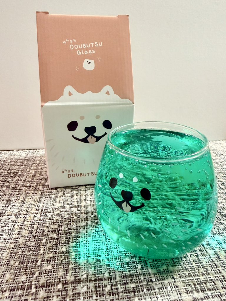 po_iz's tweet photo. 注ぐ飲み物で毛色が変わるグラス、かわいいね https://t.co/HSi25825Uy