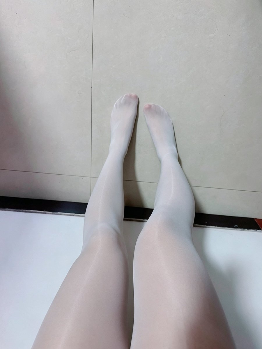 henko377453's tweet photo. 夏天吃雪糕吗🤔 https://t.co/QZOfl8nAXm