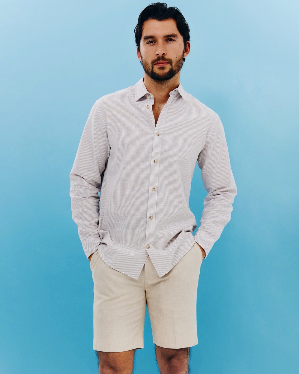 FlyingHorseWalk's tweet photo. @slatermenswear Elevate your smart-casual style with our lightweight linen blend shirt. Perfect for casual office days, weekend outings, or relaxed summer evenings
#slatermenswear #NewIn #menswear #casualwear https://t.co/RlOfoDQG5n