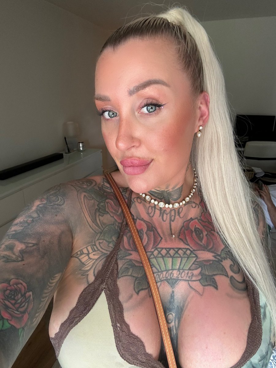 inkedbellaa's tweet photo. Be honest... what caught your attention first? 👀 https://t.co/DTXaHNmq9a