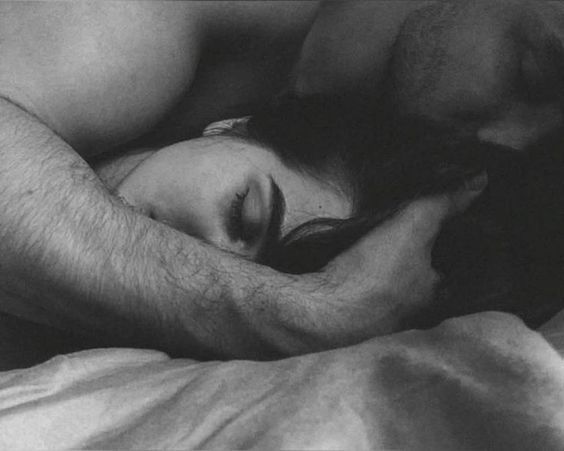 yourshotdresser's tweet photo. Oh honey come to have peaceful sleep...

#lust #intimacy https://t.co/WMeikaR6Sb