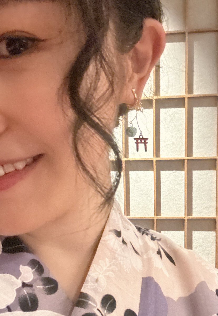 shirasu_keiko's tweet photo. 呼華歌劇団さんの舞台"海神別荘"のご縁で購入させて頂いたコチラを初卸✨

ピアス→クリップに変えて頂きました💓
今日はこれから浴衣で素敵なお姉様方とお会いします🙌

イヤリング可愛いな！
水引を使ったアクセサリーも初めて！
和テイスト🫶
"夏""祭り"って感じです！
@ericknoza さんのモノです🙇‍♀️ https://t.co/PLil923G2o