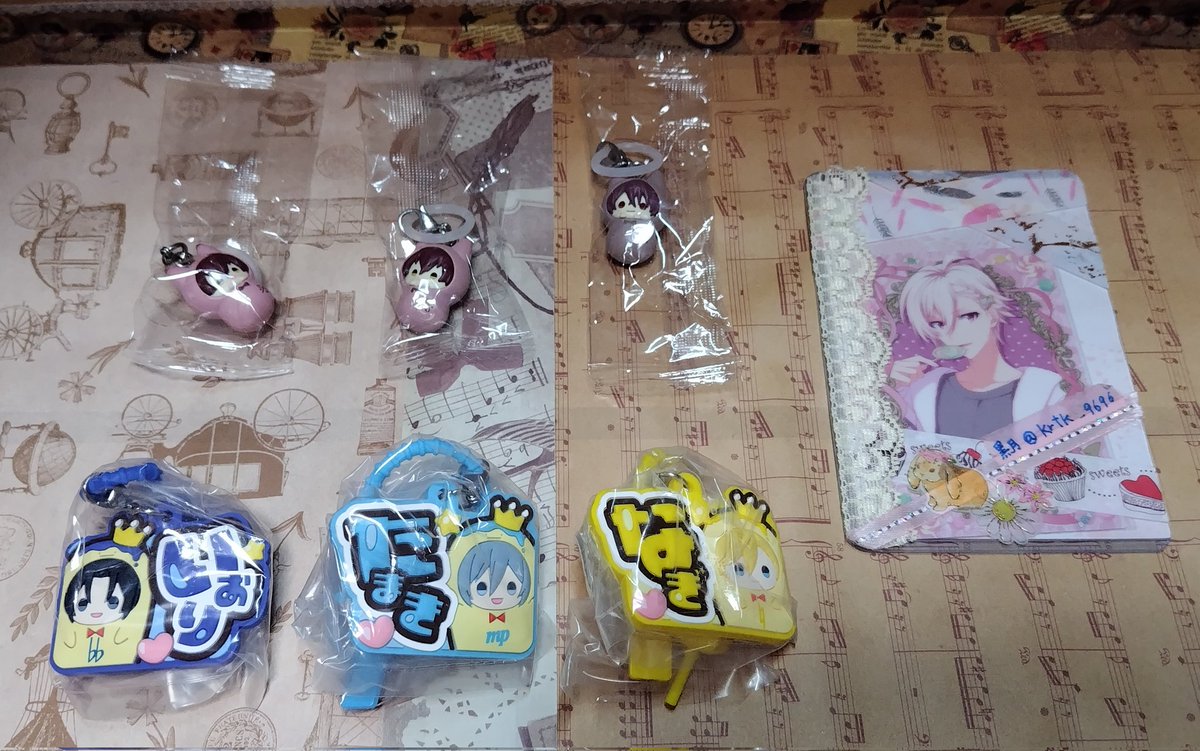 krtk_9696's tweet photo. 【交換】アイナナ めじるしアクセサリー ハッシュタグつけるver. 王様プリンと一緒 ぷっくりカラフルマルチチャーム

【譲】一織 大和 三月 環 壮五 ナギ 楽 龍之介 千 悠 トウマ 巳波 虎於

【求】
[交換]　
天(ぷっくり5️⃣、🍮3️⃣、♯2️⃣)

郵送希望
ぷっくり⇔ぷっくり
お気軽にお声掛けください。 https://t.co/4RsV3UoOXK