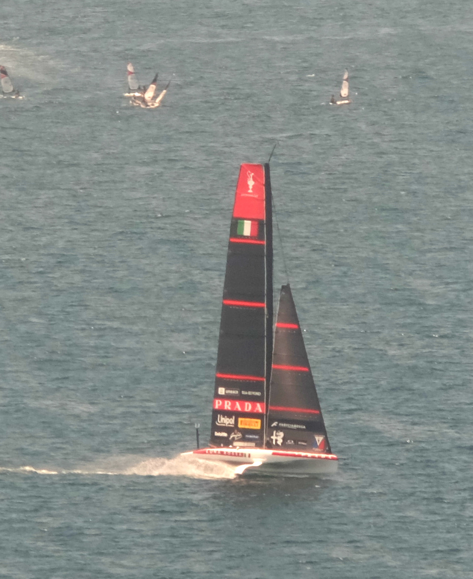antonen76's tweet photo. Si comincia #Napoli #AmericasCup https://t.co/yP822cD8NY