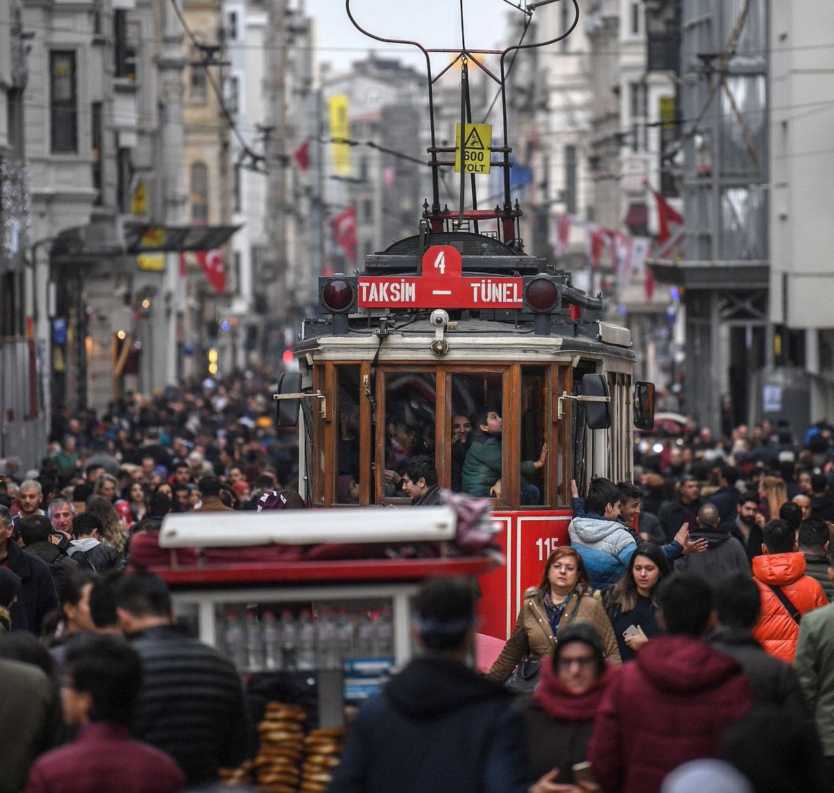 bosunatiklama's tweet photo. Türkiye'de kadınların beklenen yaşam süresi, erkeklerden daha yüksek oldu.

• Erkekler: 75.5 yıl.
• Kadınlar: 80.7 yıl. https://t.co/L2Oq0gRCh1
