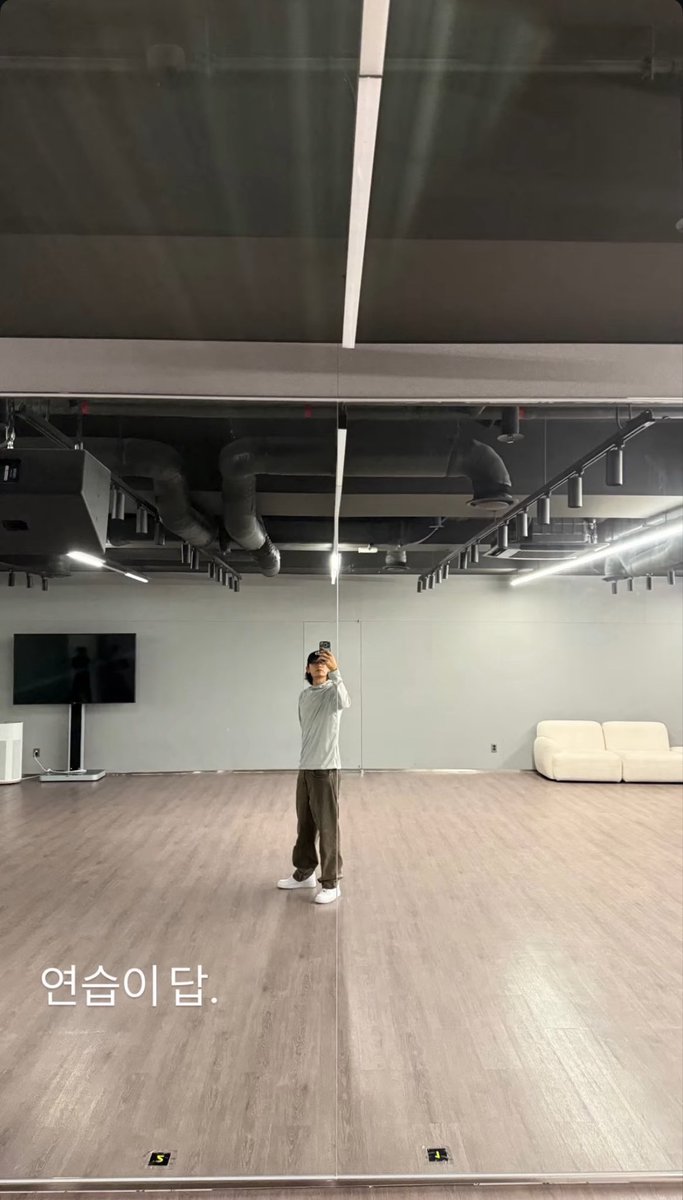 shaminyong's tweet photo. 민호님 멧챠카멜레온 잘하실듯 https://t.co/eOlTupdNdN