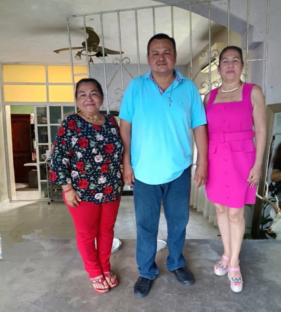 DME2027's tweet photo. Desde Dignidad Magisterial, reiteramos nuestro respaldo y orgullo por el trabajo que realizan con tanta vocación en beneficio de la niñez y la juventud tabasqueña.
#DignidadMagisterial #ParaísoTabasco #SNTE #EducaciónConDignidad
#DME https://t.co/dPoFJ7d1HI