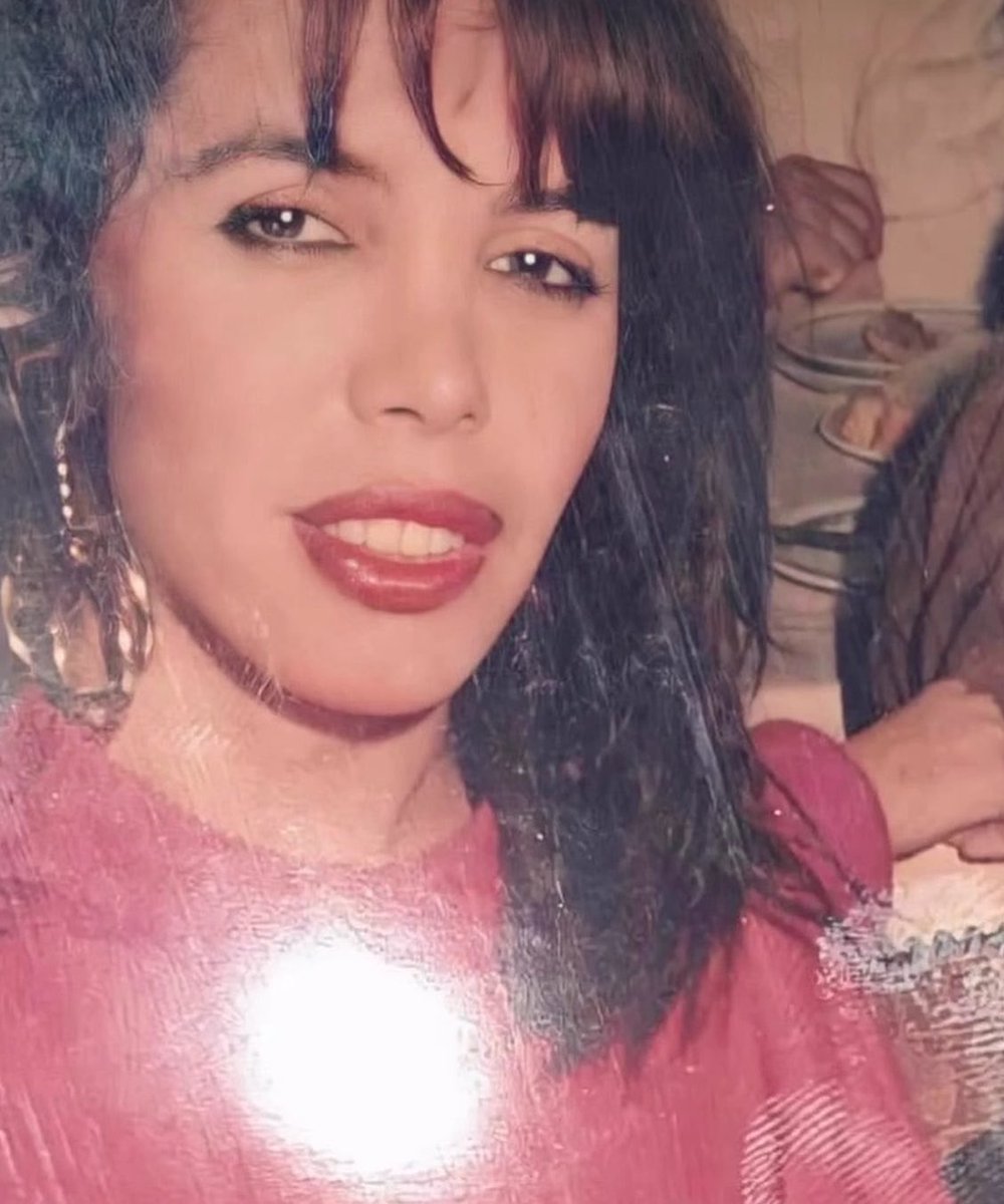 gossipmagazinn's tweet photo. Zengin fenomenlerin arkadaşı Cemile Kaya, gençlik yıllarına ait fotoğraflarını paylaştı. https://t.co/6E1sbwpvN3