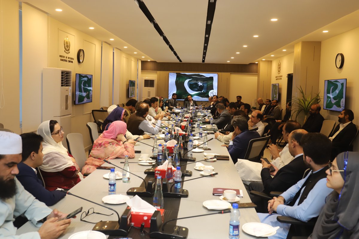 SSDOPakistan's tweet photo. Day 3 of the 𝐂𝐚𝐩𝐚𝐜𝐢𝐭𝐲 𝐁𝐮𝐢𝐥𝐝𝐢𝐧𝐠 𝐖𝐨𝐫𝐤𝐬𝐡𝐨𝐩 𝐨𝐟 𝐏𝐚𝐫𝐥𝐢𝐚𝐦𝐞𝐧𝐭𝐚𝐫𝐢𝐚𝐧𝐬 𝐨𝐟 𝐊𝐡𝐲𝐛𝐞𝐫 𝐏𝐚𝐤𝐡𝐭𝐮𝐧𝐤𝐡𝐰𝐚 𝐨𝐧 𝐂𝐨𝐮𝐧𝐭𝐞𝐫 𝐓𝐞𝐫𝐫𝐨𝐫𝐢𝐬𝐦 𝐅𝐫𝐚𝐦𝐞𝐰𝐨𝐫𝐤, 𝐋𝐞𝐠𝐢𝐬𝐥𝐚𝐭𝐢𝐯𝐞 𝐑𝐞𝐬𝐩𝐨𝐧𝐬𝐢𝐛𝐢𝐥𝐢𝐭𝐢𝐞𝐬, 𝐚𝐧𝐝 𝐄𝐧𝐠𝐚𝐠𝐞𝐦𝐞𝐧𝐭 𝐏𝐫𝐚𝐜𝐭𝐢𝐜𝐞𝐬 featured insightful visits to Lok Virsa and the Ministry of Interior, offering participants valuable perspectives on Pakistan's cultural heritage and national security framework.
During the visit to the Ministry of Interior, parliamentarians received an informative briefing from honorable 𝐌𝐫. 𝐓𝐚𝐥𝐚𝐥 𝐂𝐡𝐚𝐮𝐝𝐡𝐫𝐲, 𝐌𝐢𝐧𝐢𝐬𝐭𝐞𝐫 𝐨𝐟 𝐒𝐭𝐚𝐭𝐞 𝐟𝐨𝐫 𝐈𝐧𝐭𝐞𝐫𝐢𝐨𝐫 & 𝐍𝐚𝐫𝐜𝐨𝐭𝐢𝐜𝐬 𝐂𝐨𝐧𝐭𝐫𝐨𝐥, on the country's counter-terrorism efforts, legislative responsibilities, and the importance of collaborative approaches to strengthening peace and security.
#CounterTerrorism #KhyberPakhtunkhwa #Parliamentarians #CapacityBuilding #PeaceAndSecurity #PolicyMaking #Leadership #Governance #Pakistan #SSDO #SDG16 #PeaceJusticeAndStrongInstitutions #LokVirsa #MinistryOfInterior #NationalSecurity
@ChTalalOfficial 
(1/3)