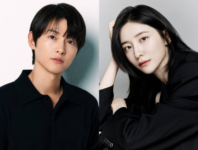 POSCOPE_puxi's tweet photo. #SongJoongKi and #ParkJiHyun will reunite after 4 years with KBS rom-com #LoveCloud. Story of an air traffic controller (Song) who sees his ex-lover's mind as weather and a workaholic pilot (Park) whose mood changes according to the weather. https://t.co/JSCEH68378