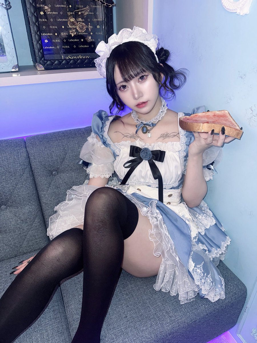 0v0_naraku's tweet photo. おさぼりメイドさん♡ https://t.co/2btAQJwIFh