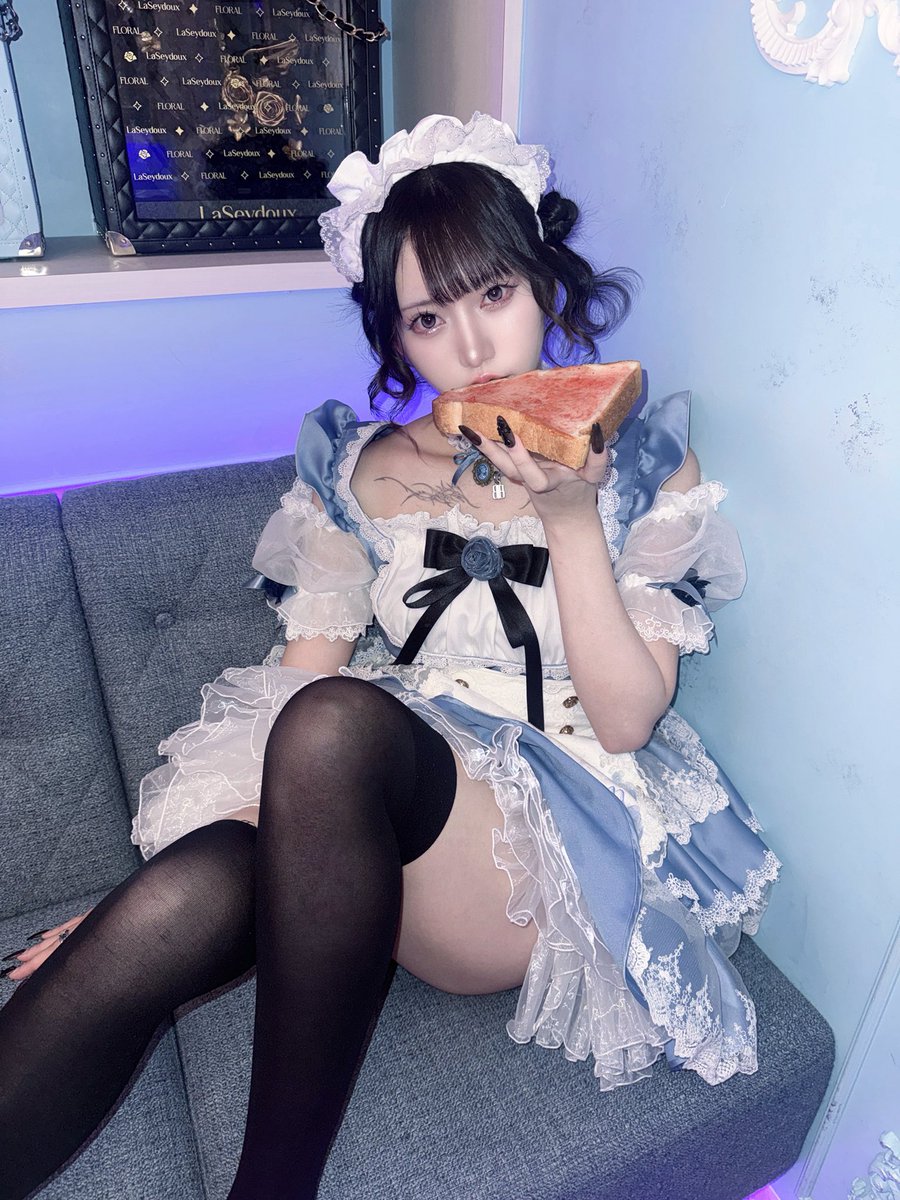0v0_naraku's tweet photo. おさぼりメイドさん♡ https://t.co/2btAQJwIFh