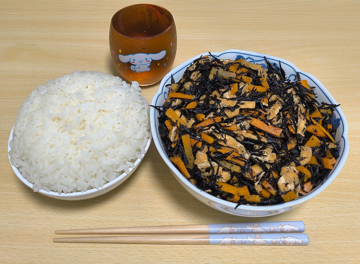 これから夕飯です🙏 今日はひじきの煮物を作りました👨‍🍳 市販の