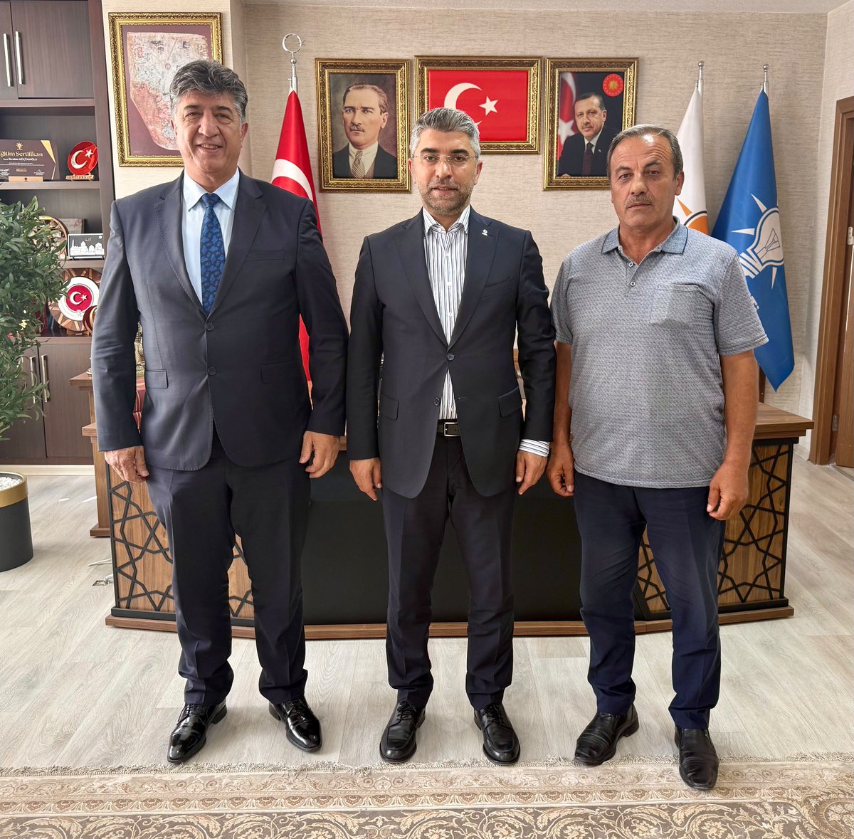 avibrahimK's tweet photo. AK Parti Erzurum İl Başkanlığımızda, Pasinler Belediye Başkanımız Sn. Ünsal Sertoğlu’ nu misafir ettik.

Nazik ziyaretleri için kendilerine teşekkür ediyorum. https://t.co/zOZf93npnG