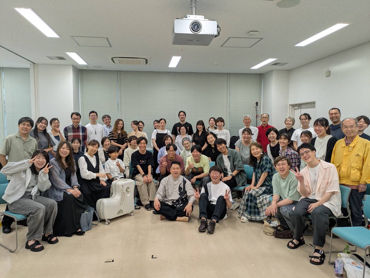contakus's tweet photo. 7/5（日）、福岡県にて十種発声の公開ワークショップでした！50名近い方が集まってくださり、「声」と「身体の土台」にさまざまな角度から向き合う4時間。企画してくれた福田くんに最大の感謝を！
#十種発声 https://t.co/1p5gs12oQg