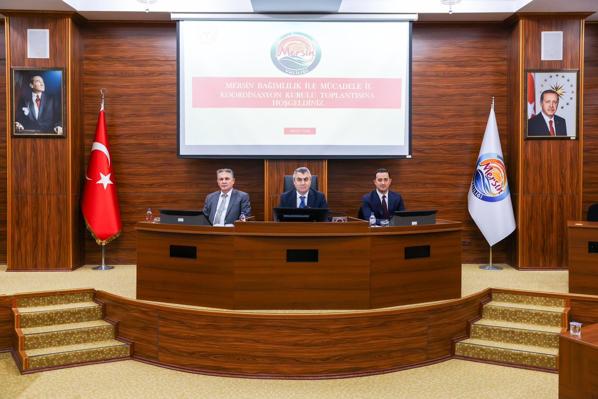 MersinValiligi's tweet photo. Valimiz Sayın Atilla Toros başkanlığında, Bağımlılıkla Mücadele İl Koordinasyon Kurulu Toplantısı gerçekleştirildi.

Toplantıda, kamu kurum ve kuruluşları tarafından bağımlılıkla mücadele konusunda yapılan çalışmalar, eğitim ve bilinçlendirme faaliyetleri ile diğer önleyici hizmetler değerlendirildi.

İlgili kurumlar tarafından uyuşturucu, alkol, tütün ve davranışsal bağımlılıklar hakkında yapılan çalışma ve faaliyetlerle ilgili sunumlar yapıldı.

#Mersin