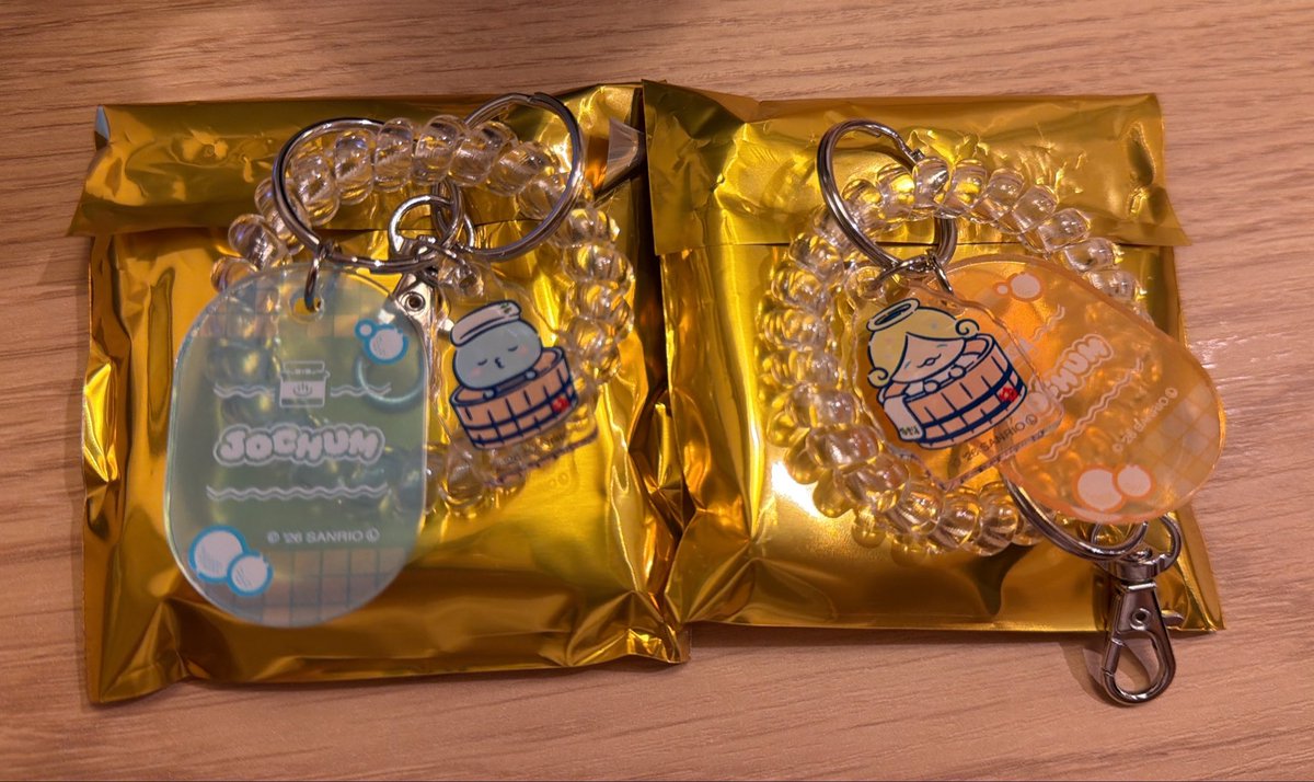 m_4724's tweet photo. JOCHUM ジェオチャム 極楽湯
マフラータオル ロッカーキー風キーホルダー コースター

譲：キーホルダー(マイクン、もこ)
求：キーホルダー(ヤヌカミ、ピーハイ)

郵送、もしくは名古屋ドームにて交換希望です。
お気軽にお声かけください

#JO1交換 
#JOCHUM交換 https://t.co/EpDJbn1aJ2