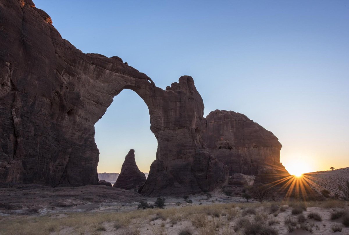 Halime_Ibra's tweet photo. Chaque fois que je vois des images de l'Ennedi, je me dis qu'on parle trop peu de ce trésor chez nous✨

Le tourisme pourrait devenir un grand moteur économique du Tchad si nous protégeons ces sites uniques. Le pays mérite d'être découvert📍

#Tchad #Ennedi https://t.co/hGwBPs1y58
