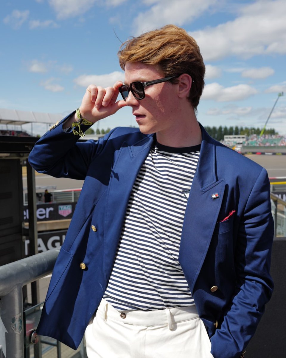 rydingdailyinfo's tweet photo. Edvin Ryding compartilhou algumas memórias da Silverstone pela Tommy Hilfiger x Cadillac F1 💙❤️

📸 edvinrydings https://t.co/GsG4NU12Dh