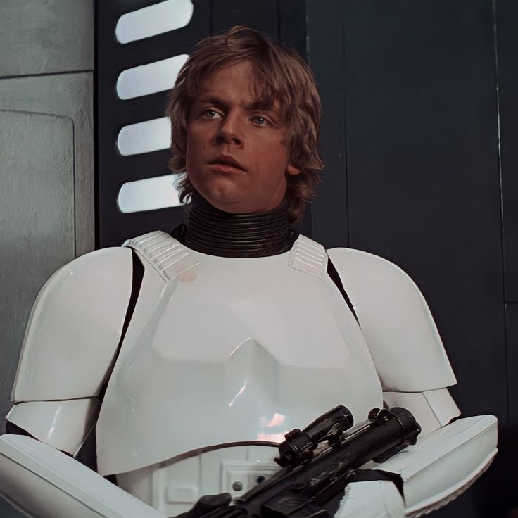 tarac_co's tweet photo. #LUKEPOSTING https://t.co/y8ntZqimlx