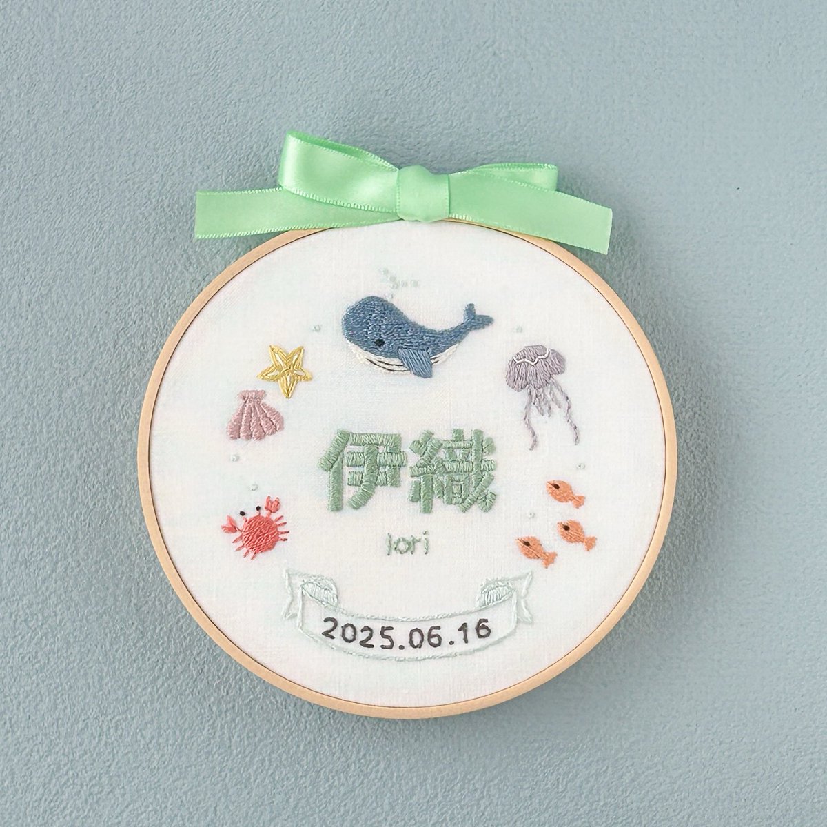 kii6_days's tweet photo. ˗ˏˋ 刺繍の命名書  ˎˊ˗

大切なお名前をやさしく手刺繍します🪡

7月の販売会は12日(日)21時頃まで
minneにてお待ちしております✨

https://t.co/zk1nQsXoHC 

何年先も飾っていただける
特別な1枚になりますように🪽 https://t.co/1P9T9JrFMM