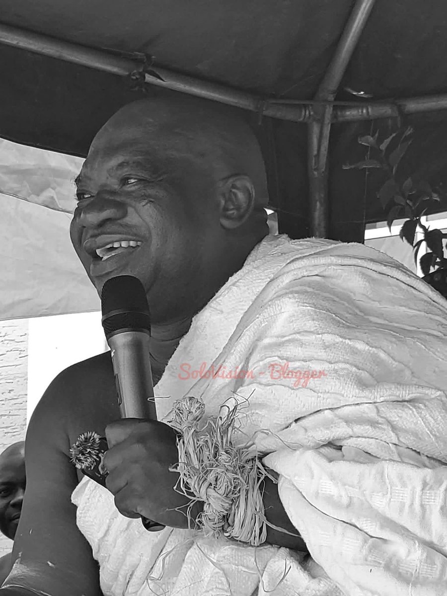 iamsolovision's tweet photo. Among other things, Edina Omanhen Danced to Shatta Wale's Low Tempo song on Tuesday. Which song will he dance to on Saturday? https://t.co/IznoklMGqN