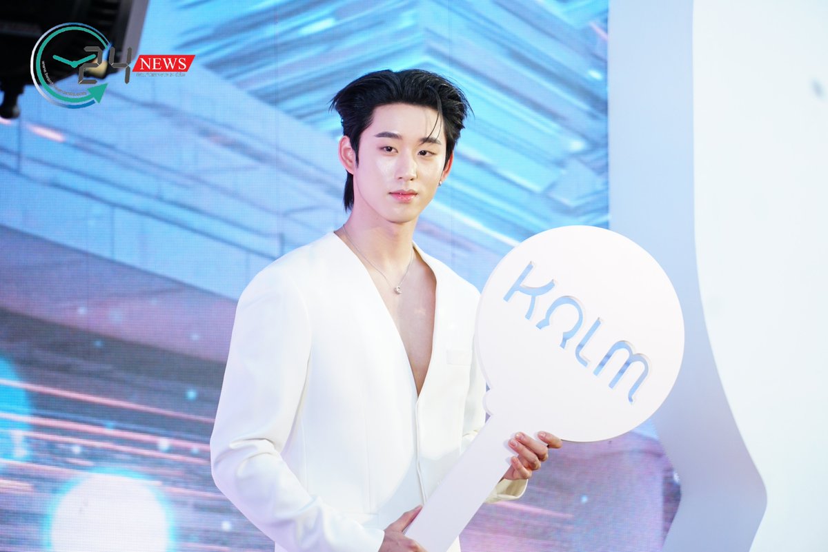 _24News_'s tweet photo. เอส - ศุภ พรีเซนเตอร์ Kalm Clinic คนแรก ร่วม เปิดตัว kalm clinic สาขา 4  United center Silom

Kalm Clinic Grand Opening x EST
#KalmClinicxEST #est_rvp
#KalmSoproudofyou 
#KalmClinicGrandOpening
#ความสบายใจในแบบเอส https://t.co/qS4zW3f9em