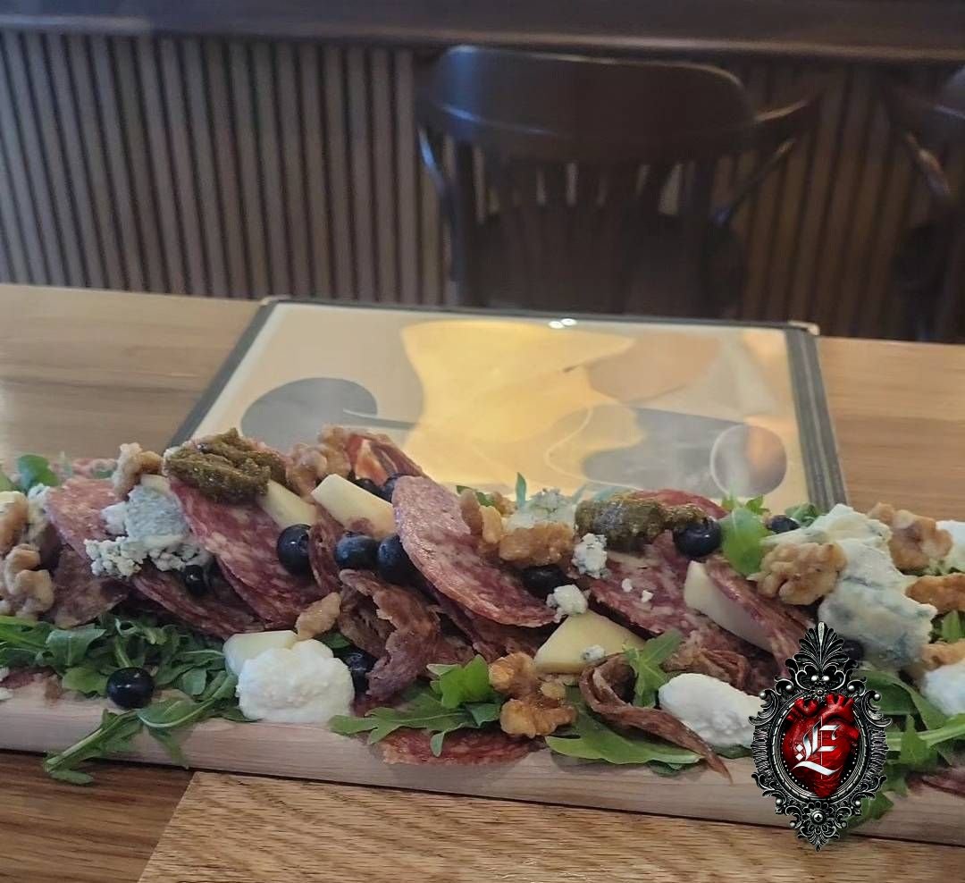 countesseris's tweet photo. A few nights ago, after just having arrived at a restaurant, a blue-collar man looked my friend and I dead in our pretty goth girl faces and begged to buy us drinks. Neither of us felt like partaking, so we chose charcuterie instead. Being hot with hot friends is so much fun. https://t.co/TFSFEbpfLx