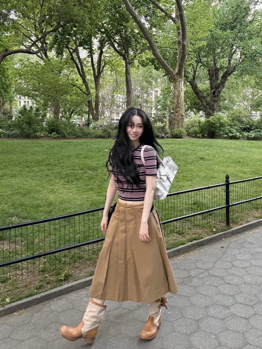 sbtarlight's tweet photo. @OFFICEMAGICSTAR ㅤ

Kalila Evangeline — Staff Finance

“we work the talk, not only talk the talk” - kutipan yang anda kenal 
ㅤ https://t.co/YRTssRLou5
