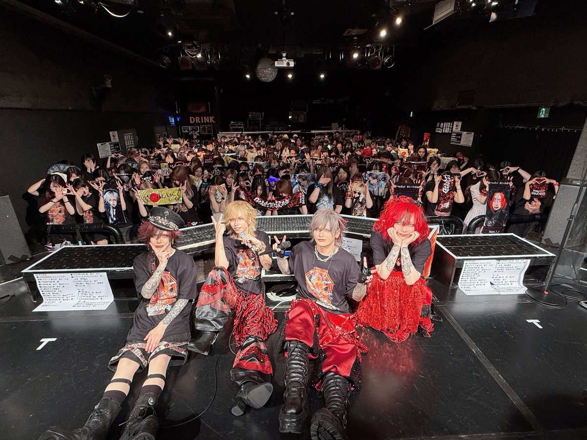 Royz_official's tweet photo. 「GIANT KILLER」 KILLER SHOW#2」 埼玉公演お疲れ様でした！そしてソールドアウトありがとうございました㊗️🎉遂に武道館に向けて夏ツアーが始まりました🐦‍🔥そして明日は2本目の柏公演！よろしくお願いします🔥🔥🔥🔥
#Royz
#Royz日本武道館 https://t.co/1JYrBFXxWM