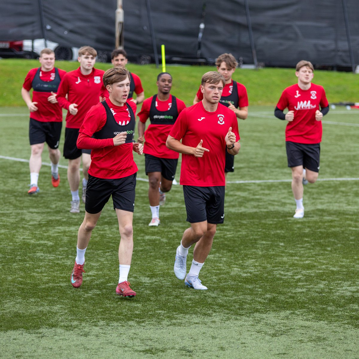 clydebankfc's tweet photo. We're grateful to our friends @SaintMirrenFC / @StMirrenAcad for allowing us the use of their training ground at Ralston while Holm Park was renovated this summer.

A big thanks to @Cleetis1711 for arranging, best of luck for the season ahead! 🏁 https://t.co/kGj2ZZx87O