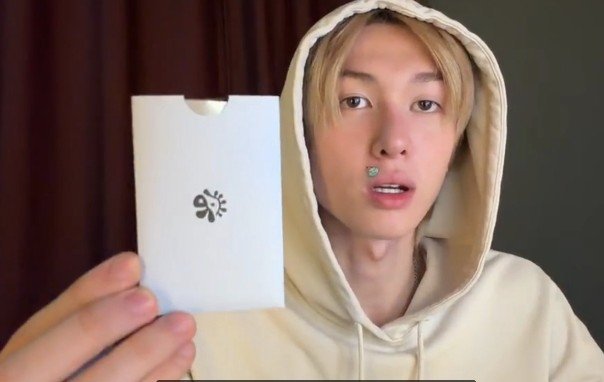 eomcoertis's tweet photo. Oh how i missed you martin 🥺 thank you for coming on live 🥺 https://t.co/zvvkMmd2ha