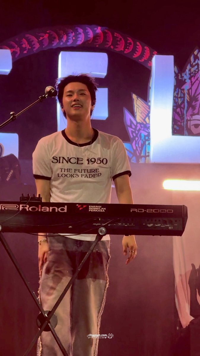 vnyziyn's tweet photo. 260703 MAHA DAHSYAT KIM JUNGSU @PrambananJazz 

☝🏻🤘🏻🤟🏻 no e ay e ay ya no no
#XdinaryHeroes  #XdinaryHeroesInPrambananJazzFestival2026 https://t.co/VQ76cpSKzr